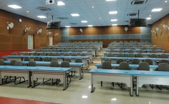 1-0007-classroom-classroom-2
