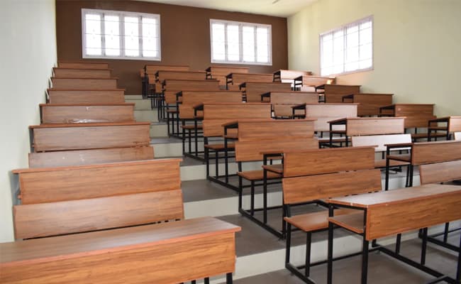 10-0003-class-classroom