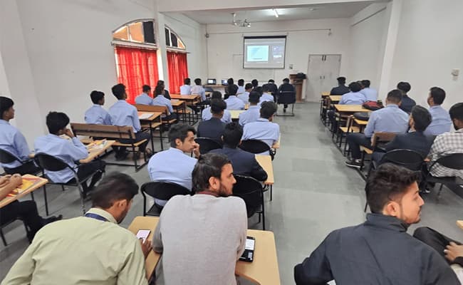 10-0004-class-classroom