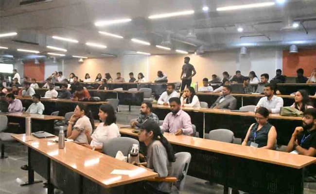 13-0000-class-classroom-2