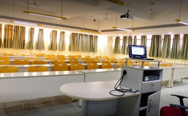 13-0002-class-classroom-2