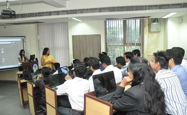 15-0000-class-classroom-2