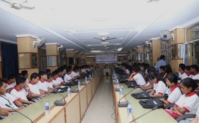 16-0003-class-classroom