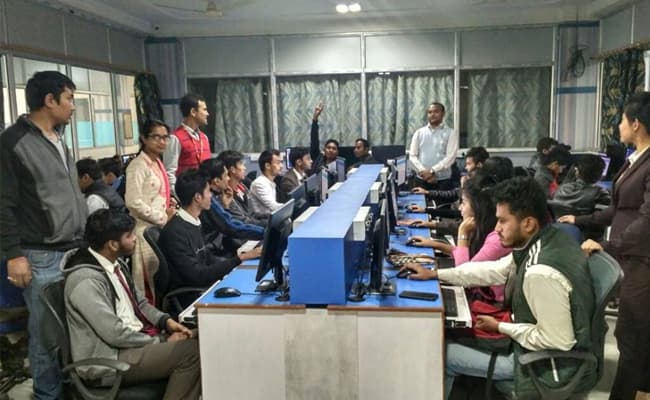 16-0005-class-classroom
