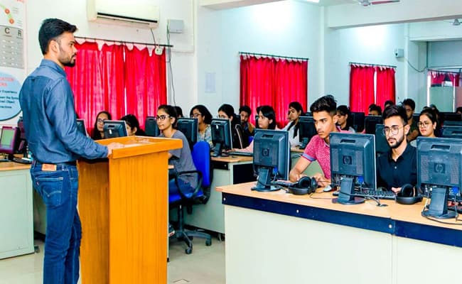 17-0004-classroom-classroom