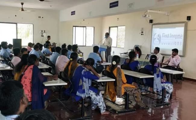 2-0000-class-classroom-6