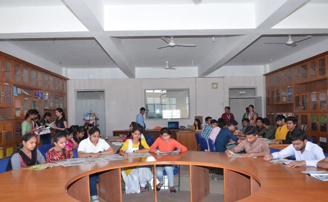 2-0000-class-classroom-8
