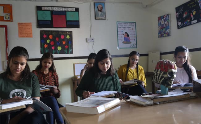 2-0010-class-classroom