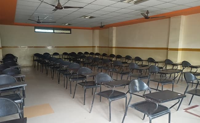 2-0012-class-classroom
