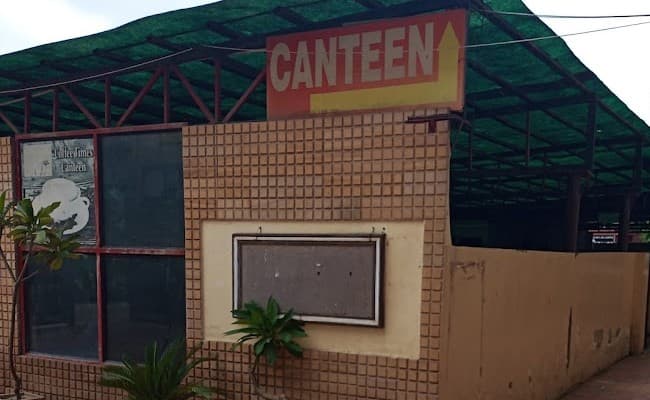 2-0017-cafeteria-cafeteria