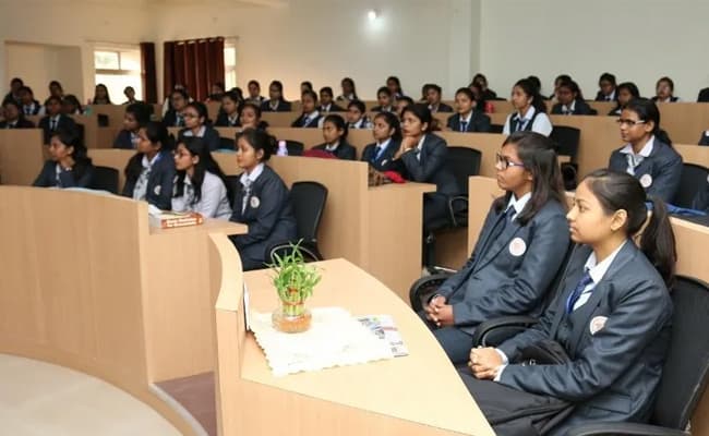 29-0003-class-classroom