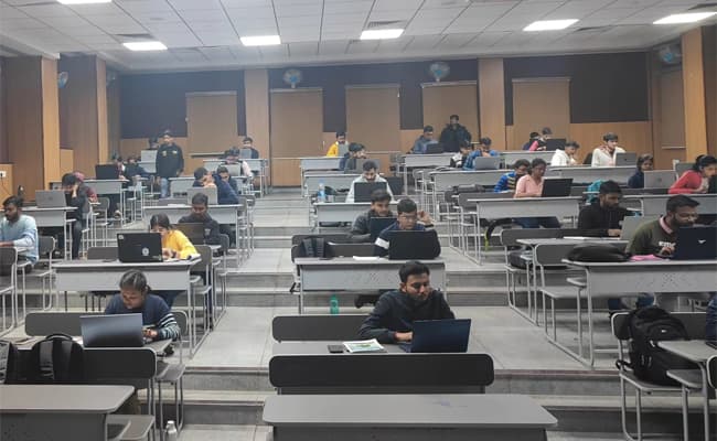 3-0008-class-classroom-2