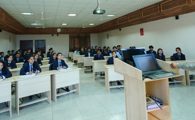 5-0004-classroom-classroom-2