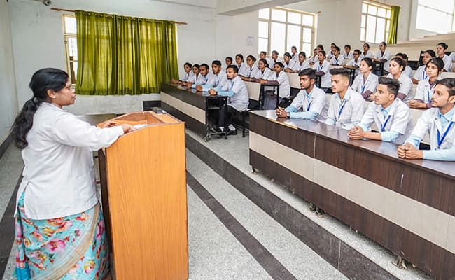 6-0004-class-classroom