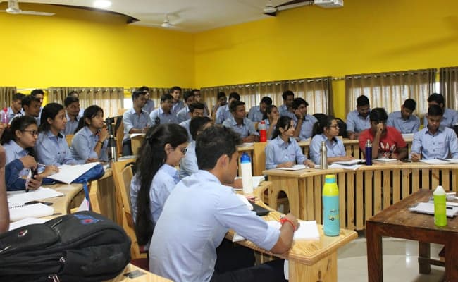 7-0004-class-classroom-2