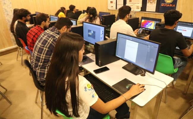 7-0011-class-classroom-2