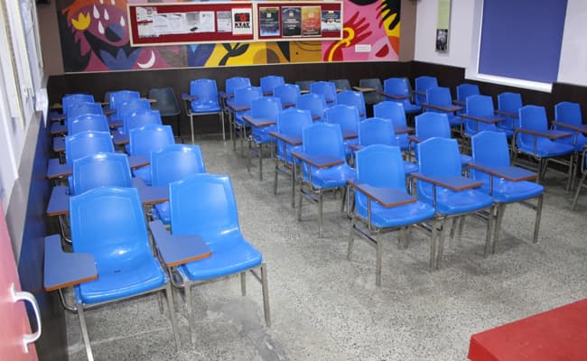 7-0013-class-classroom-2