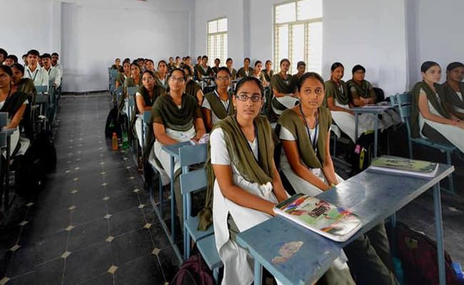 8-0004-class-classroom
