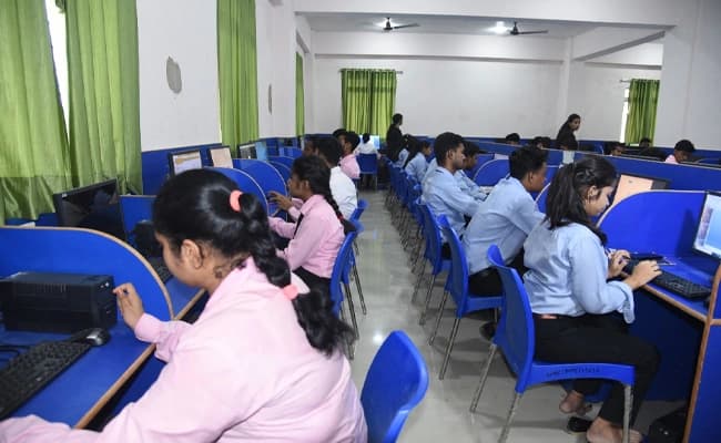 AIHE, Patna Labs 3.webp