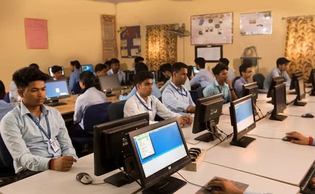AIMSR, Mumbai Labs 3.webp