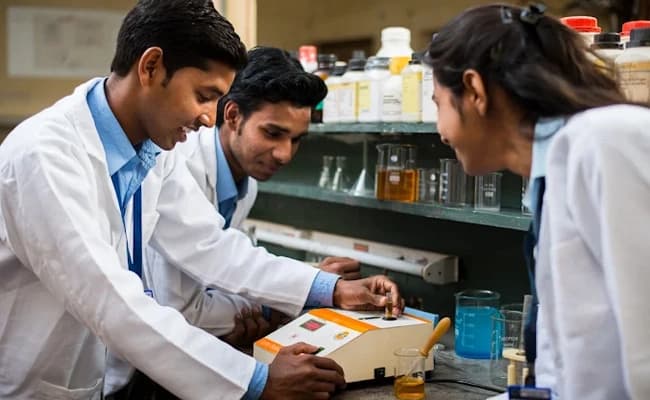 AIMSR, Mumbai Labs 5.webp