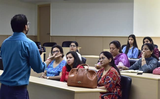 Amity University, Mohali Classroom 4.webp