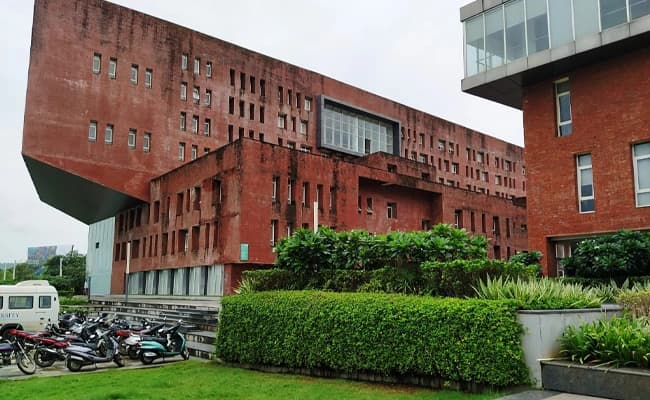 Amity University, Mumbai Infra 2.webp
