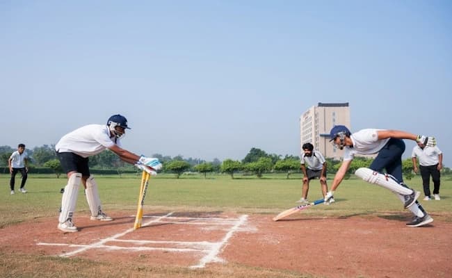 Auro University, Surat Ground 2.webp