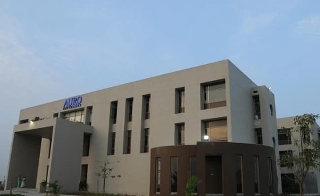 Auro University, Surat Infra 1.webp