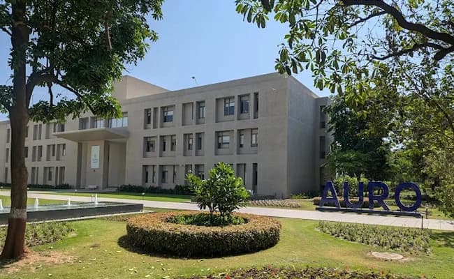 Auro University, Surat Infra 4.webp
