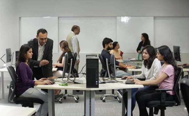 Bennett University, Greater Noida Labs 5.webp
