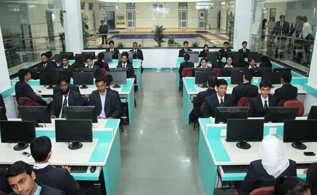 Dr. P. A. INAMDAR University, Pune Labs 1.webp