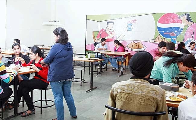 GNIM Delhi Cafeteria 1.webp