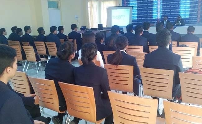 GNIM Delhi Classroom 4.webp