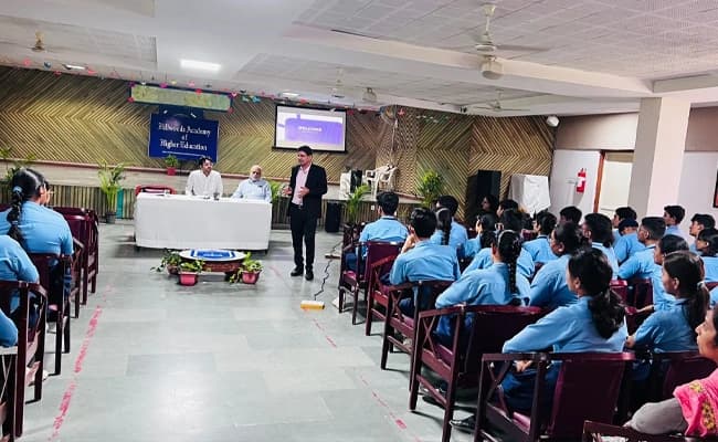 Hill Woods, Gandhinagar Classroom 1.webp