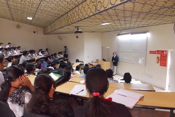 IBA-Bangalore Classroom 2.webp