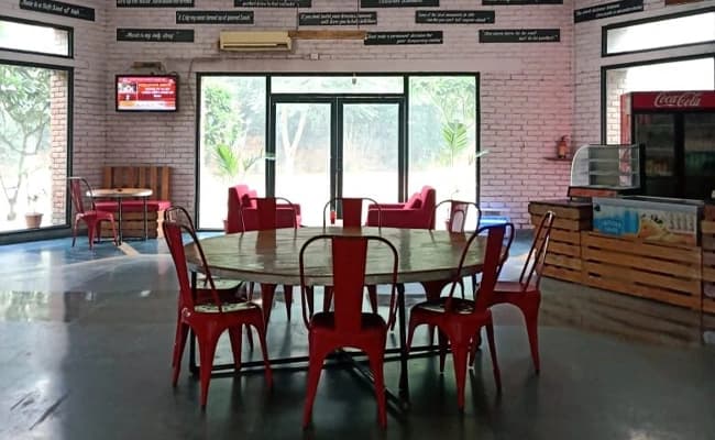 IILM Delhi Cafeteria 1.webp