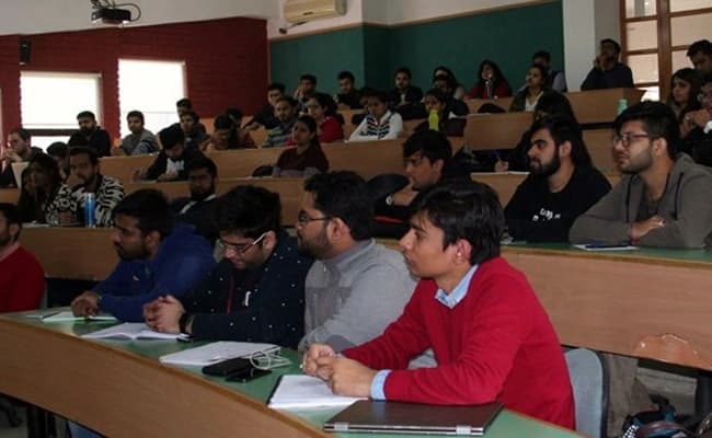 IILM Delhi Classroom 2.webp
