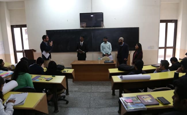 IILM Delhi Classroom 3.webp