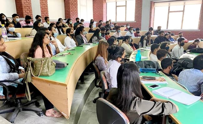 IILM Delhi Classroom 5.webp