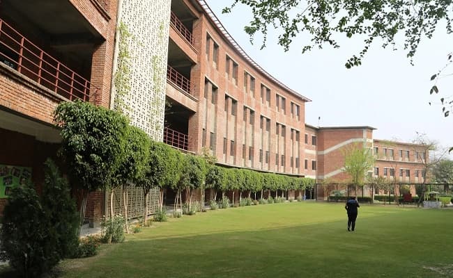 IILM Delhi Ground 2.webp