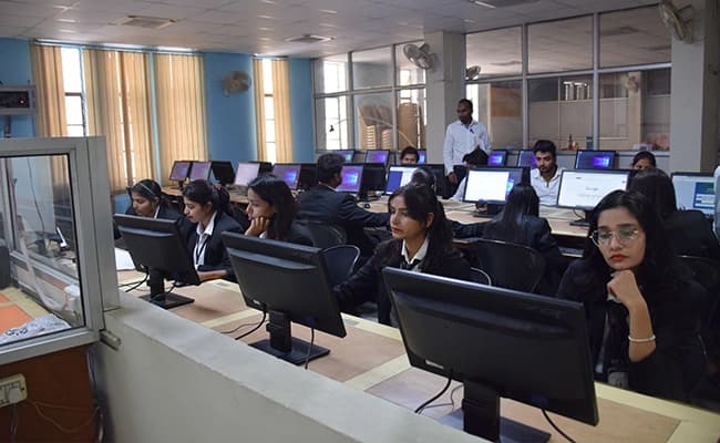 IIMT Greater Noida Gallery 14.webp