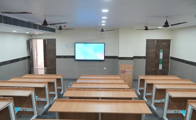 IIMT University, Greater Noida Classroom 1.webp