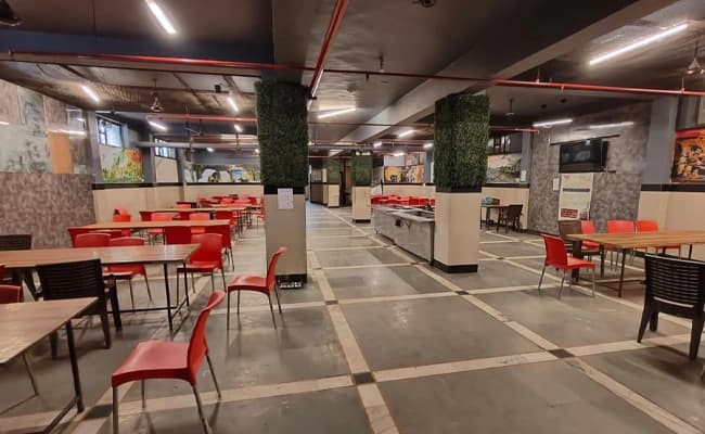 IIMT University, Meerut Cafe 1.webp