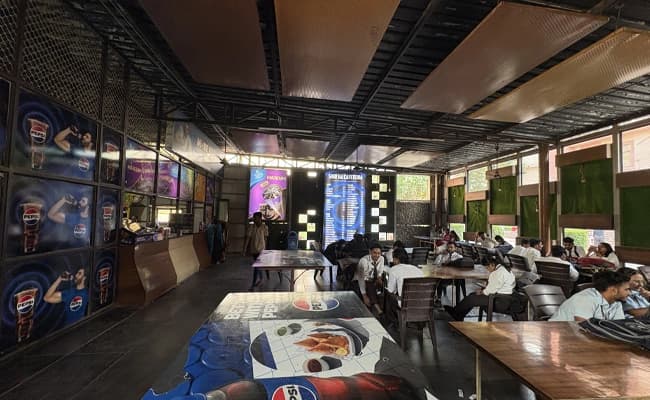 IIMT University, Meerut Cafe 2.webp