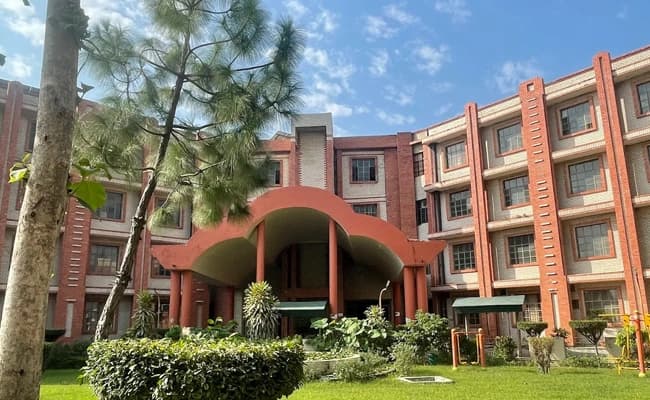IIMT University, Meerut Infra 4.webp
