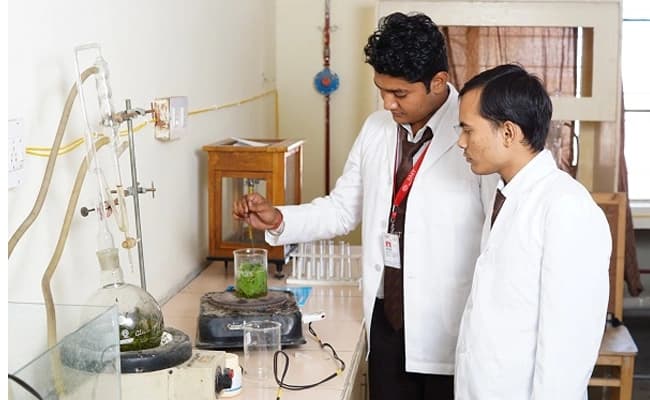 IIMT University, Meerut Labs 1.webp