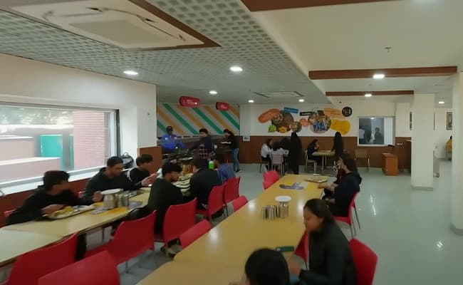 IMI Delhi Cafeteria 2.webp