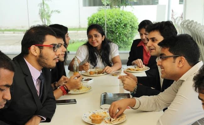 IMI Kolkata Cafeteria 1.webp