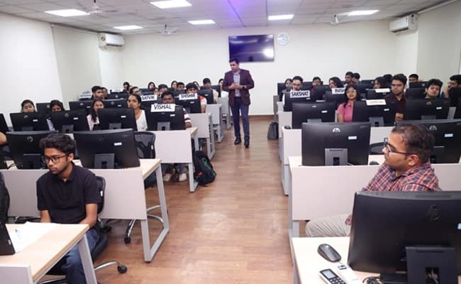 IMT, Ghaziabad Classroom 1.webp